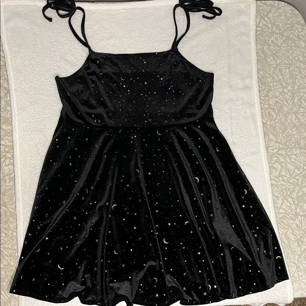 SHEIN Black Celestial Velvet Dress